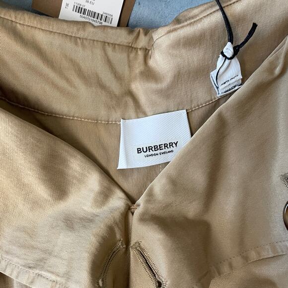 Burberry Beige Off-Shoulder Buttoned Top 6 - Picture 5 of 8